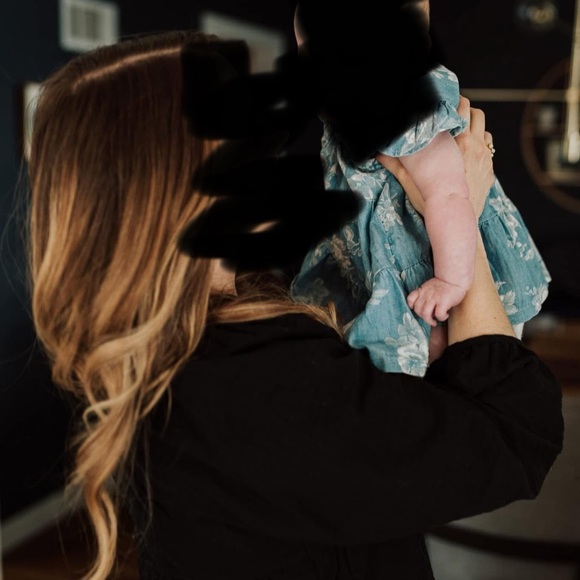 Black Women's Top - Picture 2 of 3